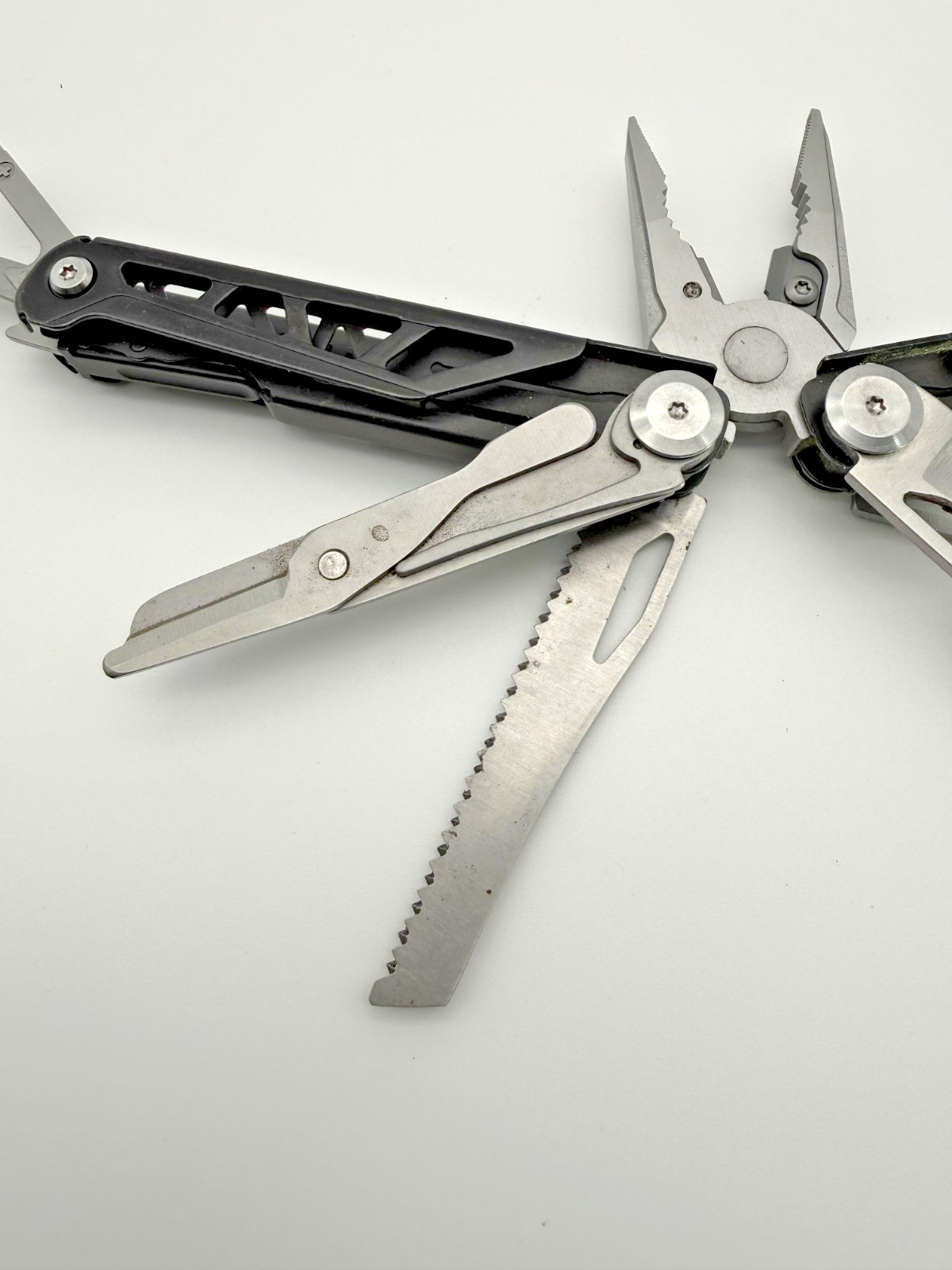 TECH Multi Tool Pliers Knife Saw File Screwdrivers Bottle Opener EDC