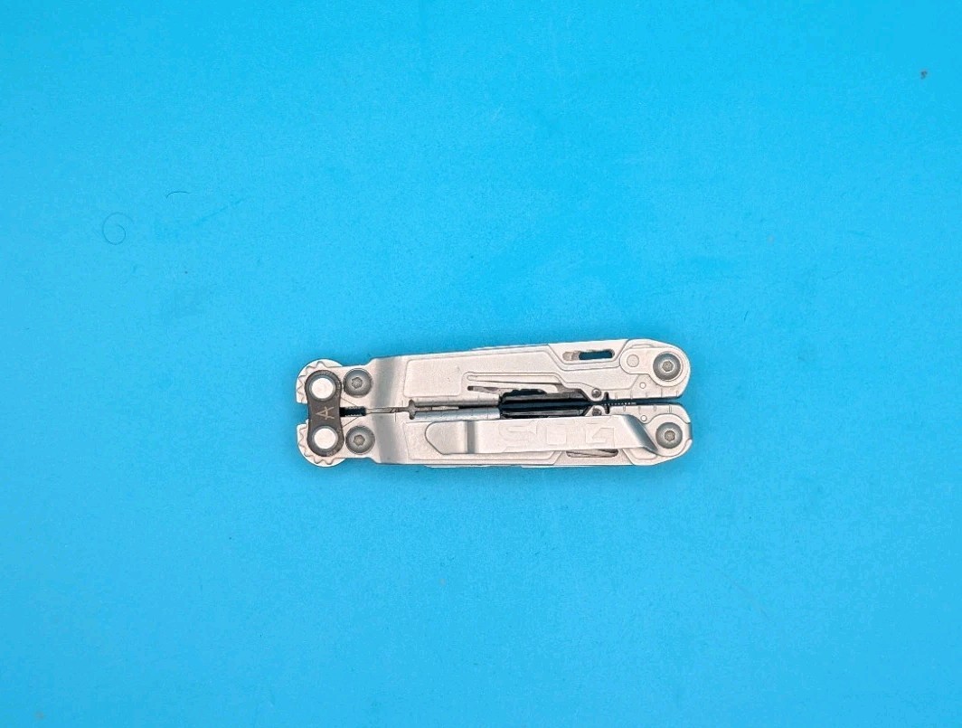 SOG PowerPint Tool Compact Lightweight Silver Multi-Tool!