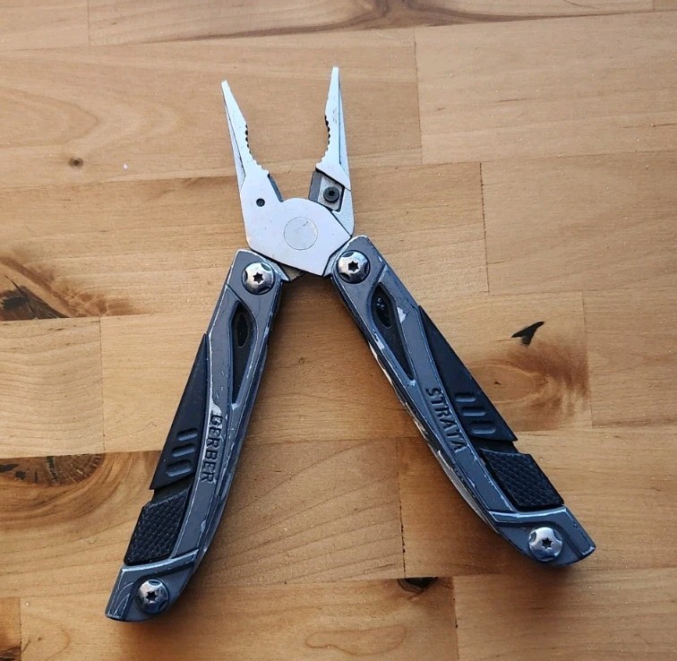 Gerber Strata Multi Tool Plier Knife Hunting Hiking Camping Tool – (NOTE) U43