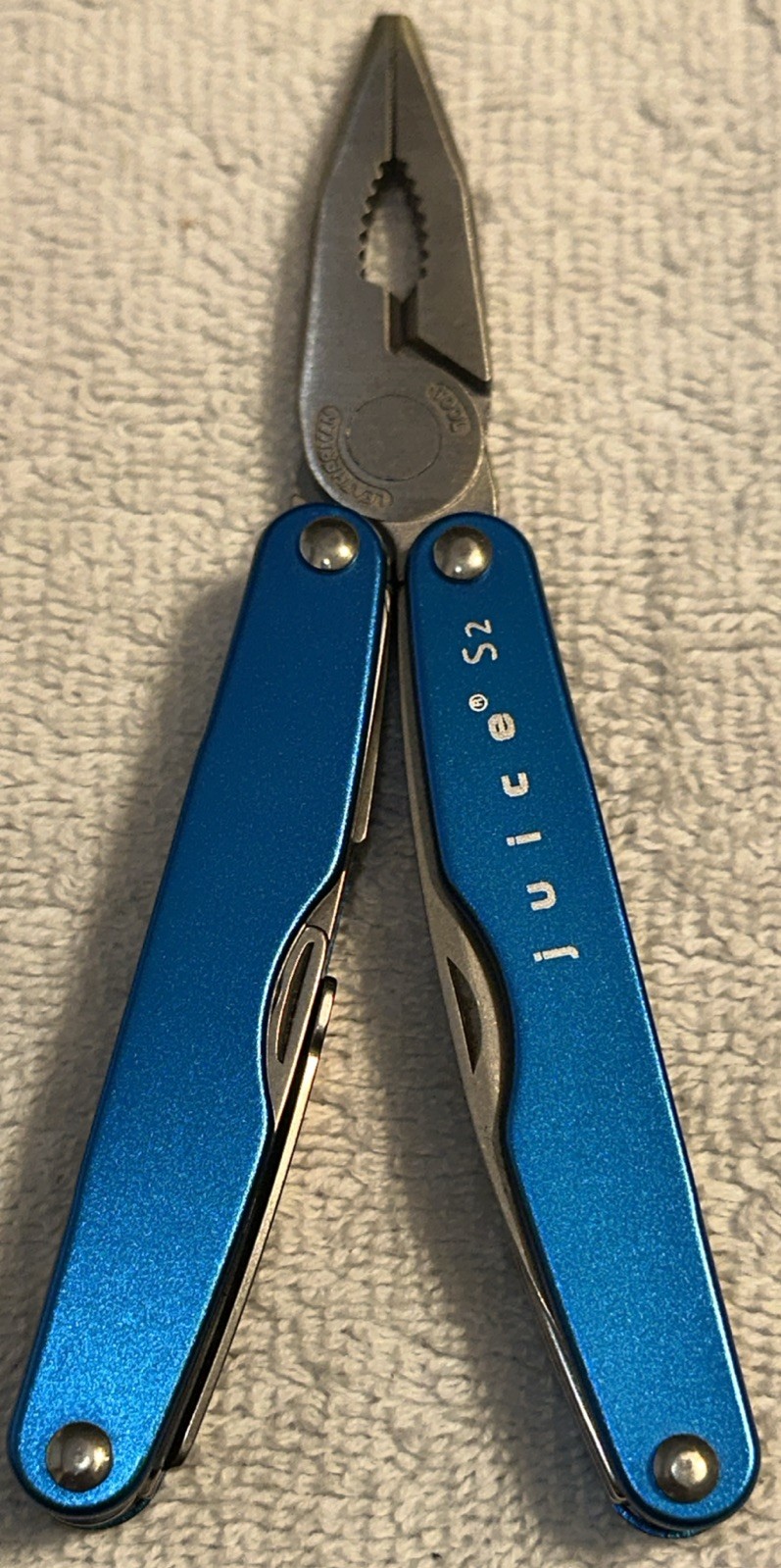 Leatherman Juice S2, Blue, Multi Tool in Gift Tin Box. Brand New!