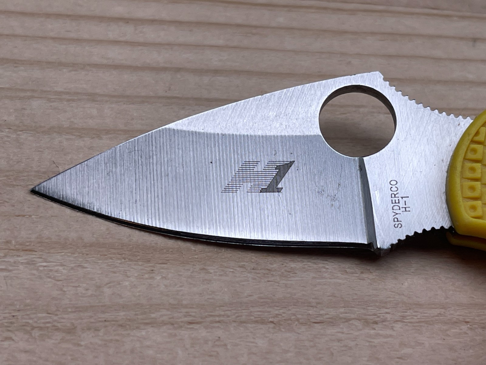 Spyderco Dragonfly Salt H1 Yellow Plain Edge Blade Folding Pocket Knife