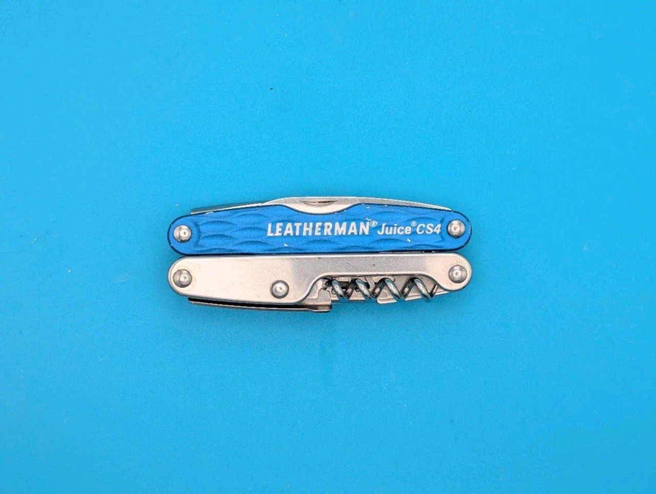 Leatherman Juice CS4 Multi Tool! Retired! COLUMBIA BLUE!