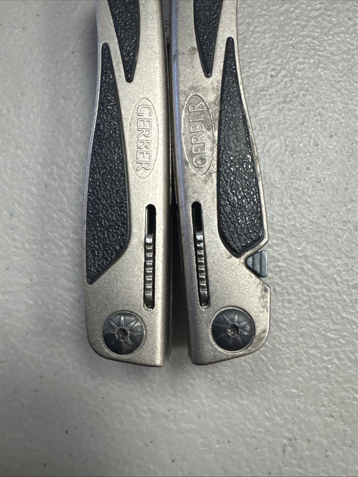 Gerber MP800 Urban Legend Multi-plier Excellent