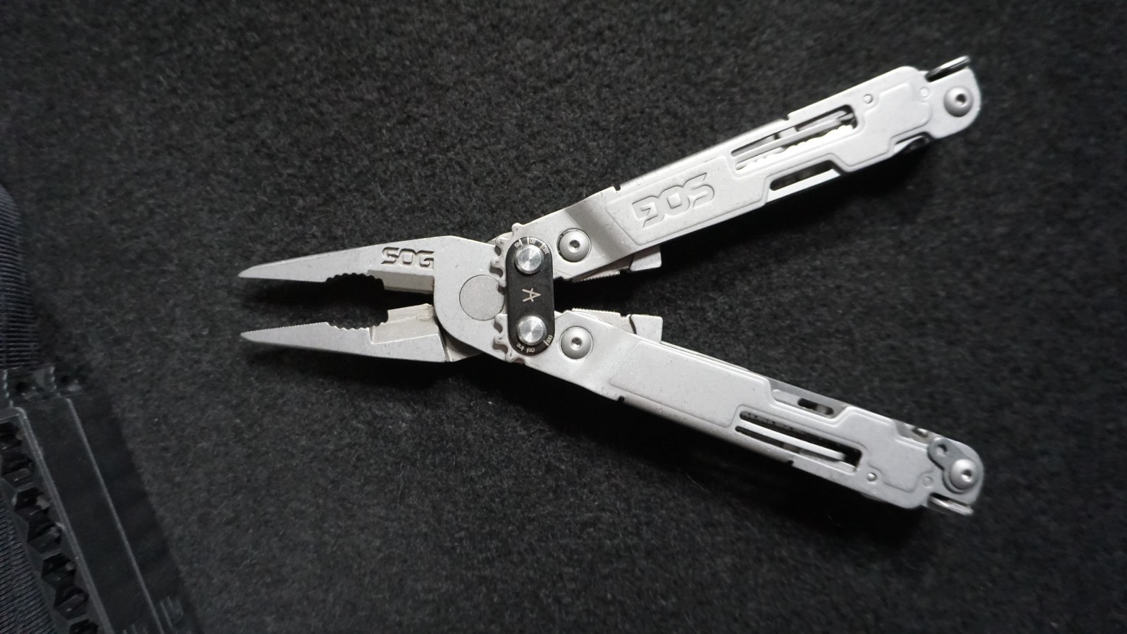 SOG PowerPint Mini Multi-Tool Stainless Steel w/ Sheath & Hex Bit Kit