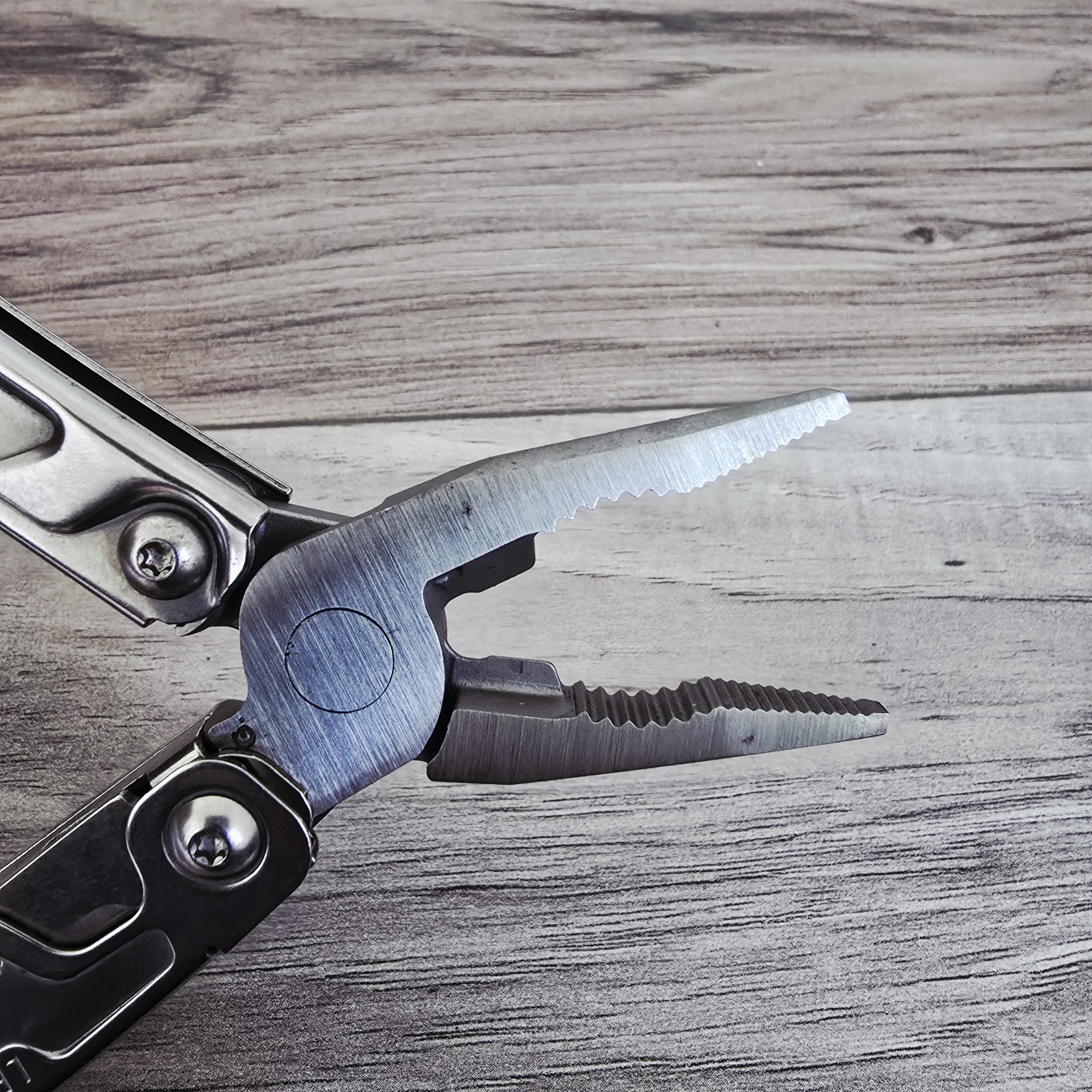 Leatherman Rev Multi-Tool Silver Pocket Knife Hiking Heavy-duty