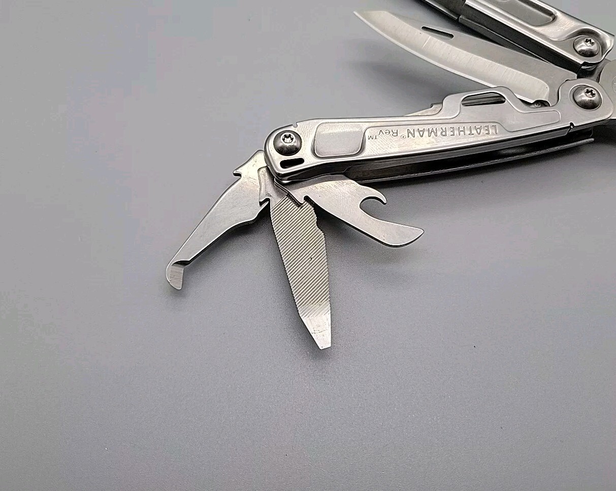 Leatherman Rev Multi-Tool – Pliers, Knife, Screwdrivers, Can Opener, File