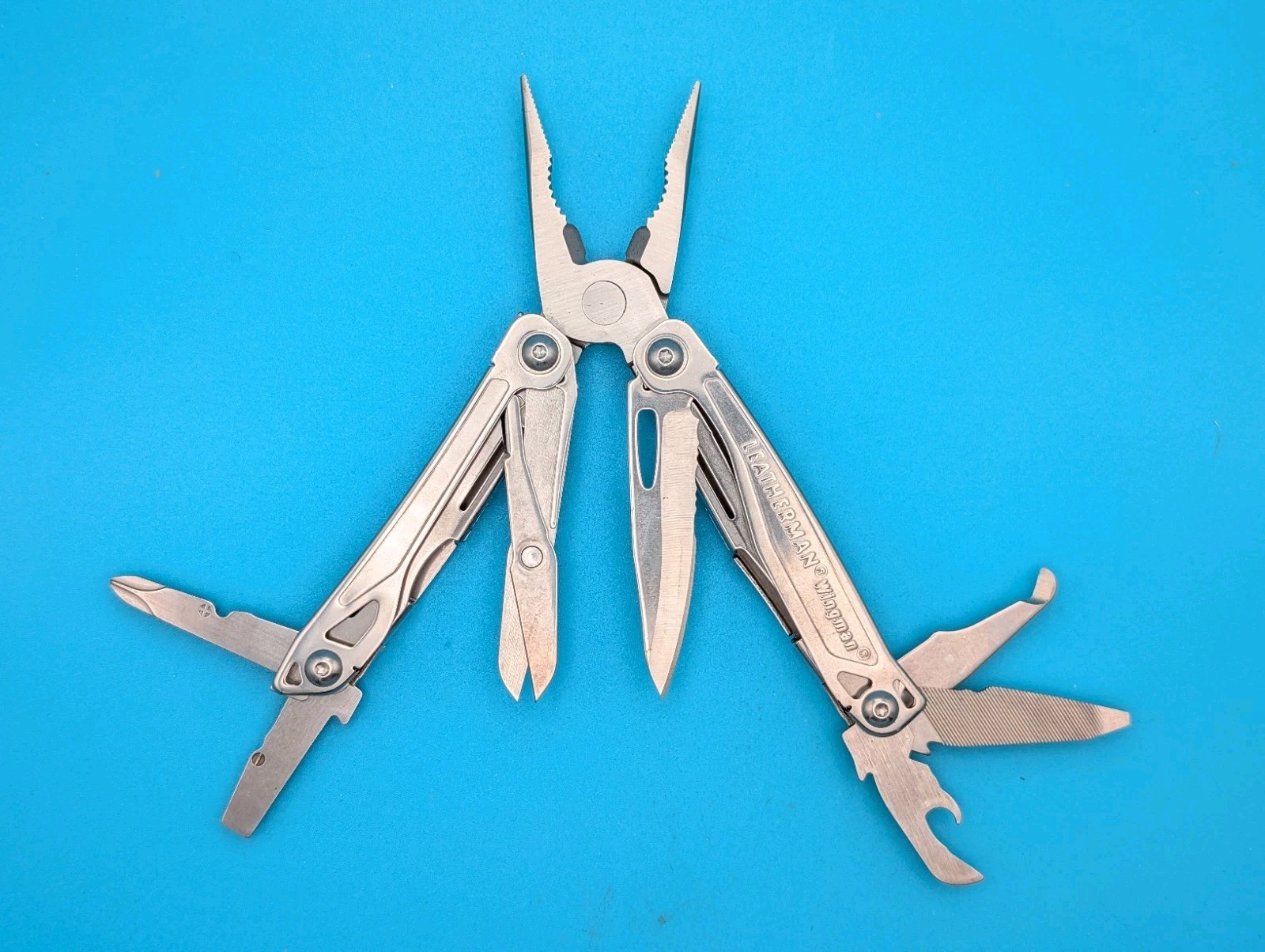 LEATHERMAN WINGMAN MULTI-TOOL! FAST SHIPPING!