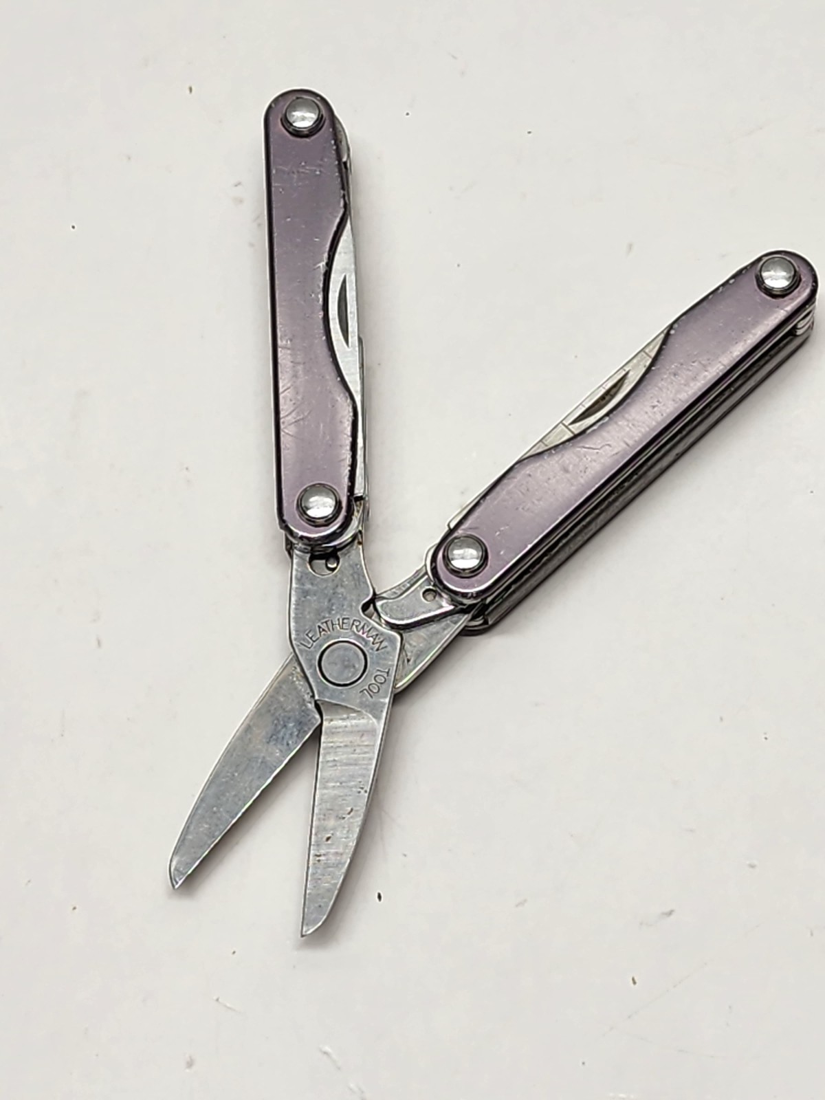 Leatherman Squirt S4 Multi-Tool Scissor Pocket Knife Grey Purple Tone Stainless