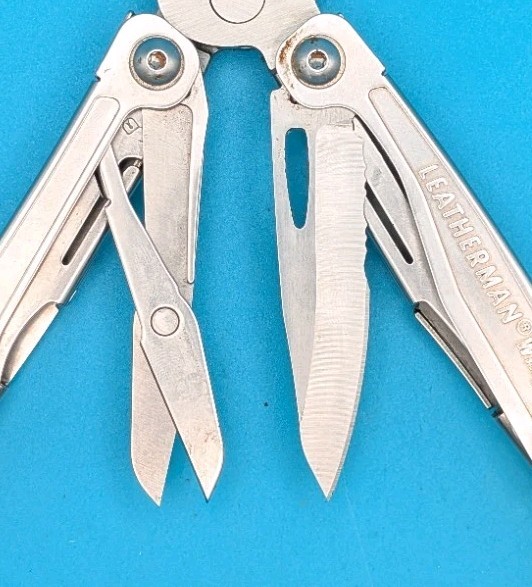 LEATHERMAN WINGMAN MULTI-TOOL! FAST SHIPPING! WITH SHEATH!