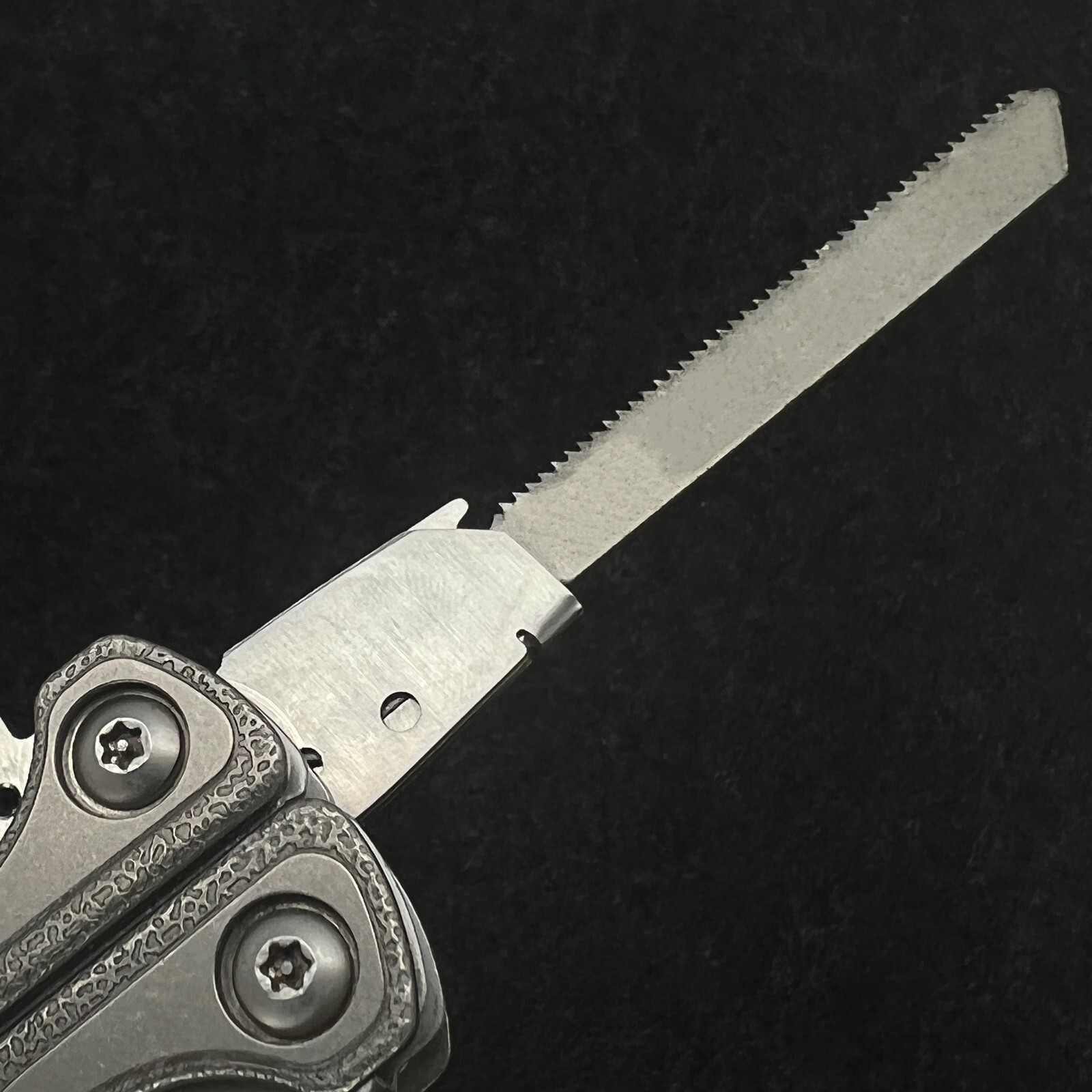 Stainless steel Saw T-Shank Holder with Thumb Grip for Leatherman TTI Wave