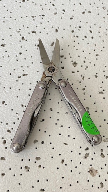 Leatherman SQUIRT S4 Silver Scissors Knife File Multi Tool – – – – –