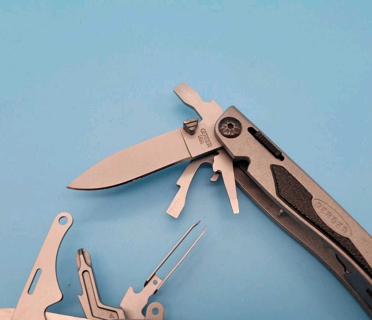 Gerber Urban Legend MP700 Multi-Plier Multi Tool – Pliers, Scissors, Knife