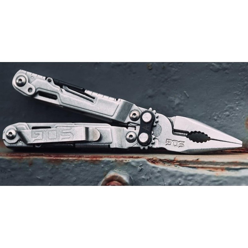 Compact Multi-Tool W/ 18 Functions Lightweight Pliers Knife Scissors EDC Tool US