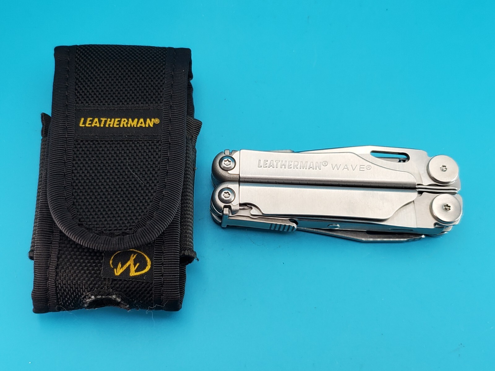 Leatherman Wave Multi-Tool! FAST SHIPPING! WELL MAINTAINED! WITH SHEATH!