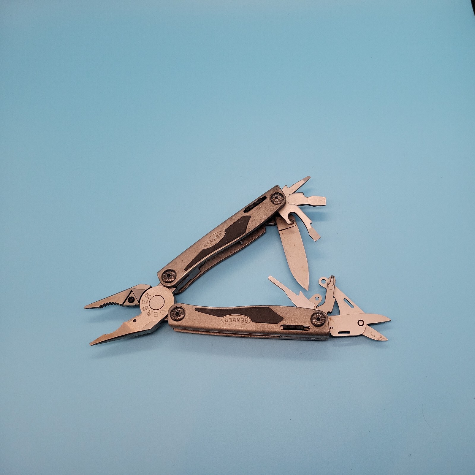 Gerber USA Multi-Plier 700 Urban Legend Multi Tool -Plier Scissors Knife
