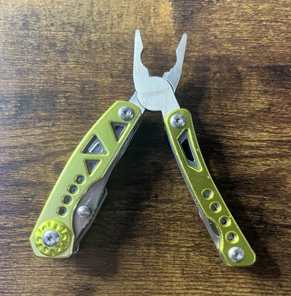 Guidesman 7-in-1 Stainless Steel Multi-Tool Pliers 2″ Straight Blade Sheath