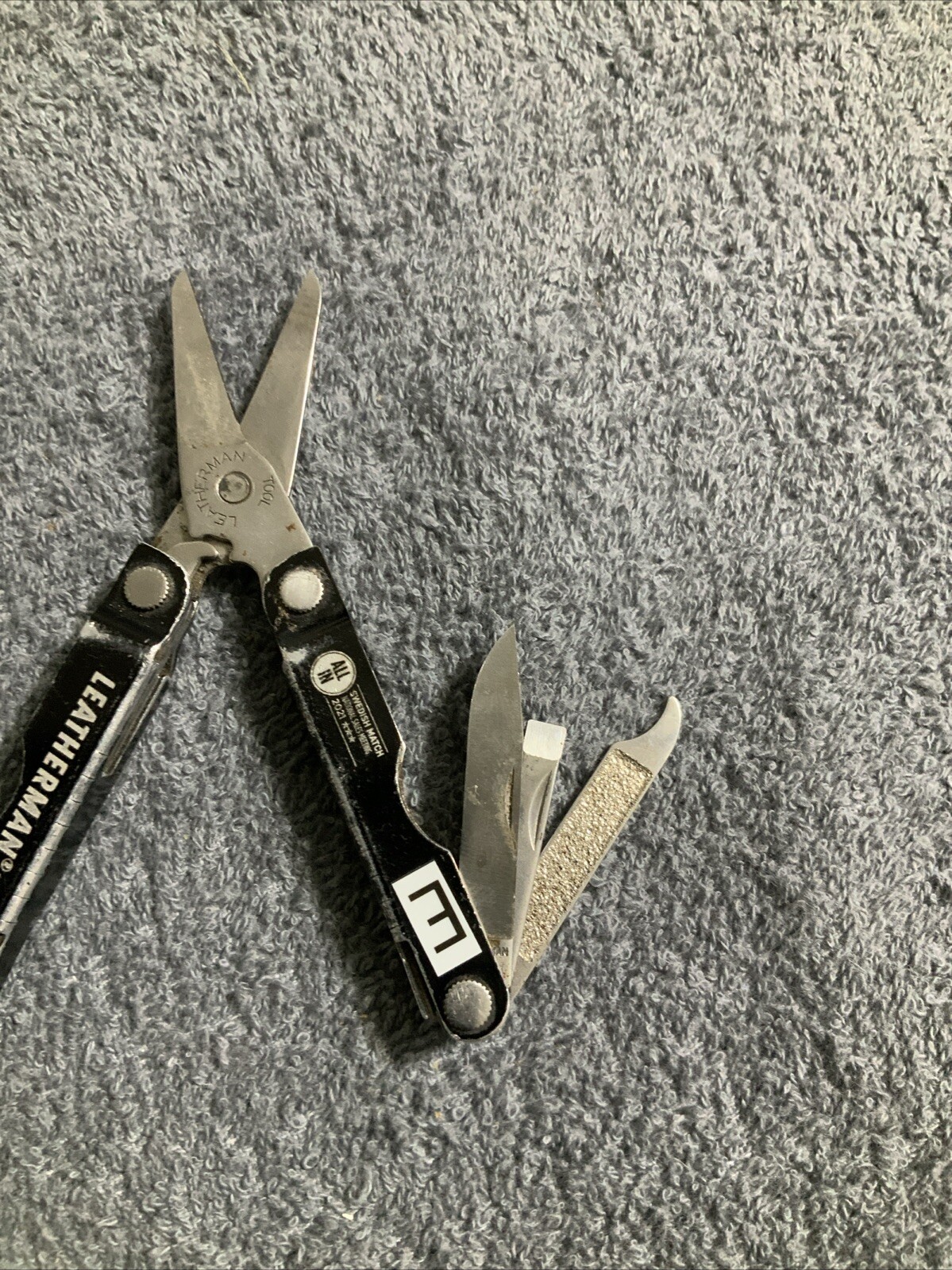 Leatherman Micra Multi-Tool Knife, Scissors- Black (E)