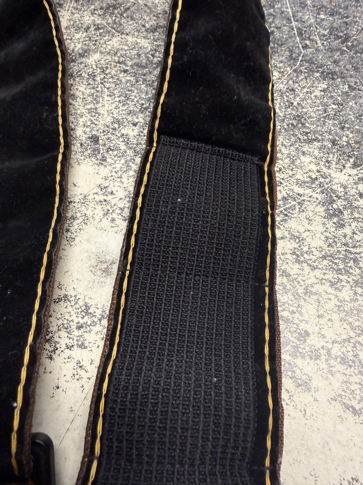 VINTAGE 2″ CAMERA STRAP SOFT BLACK LINED OLD VINTAGE RETRO BANJO