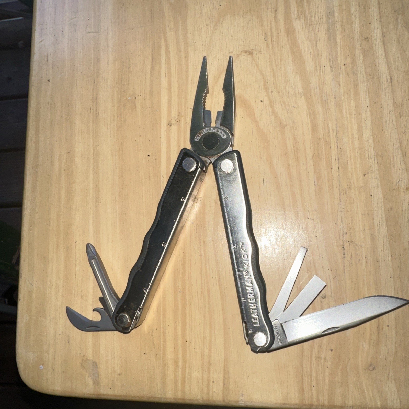 Leatherman Kick Stainless Steel Multi-Tool 04/05