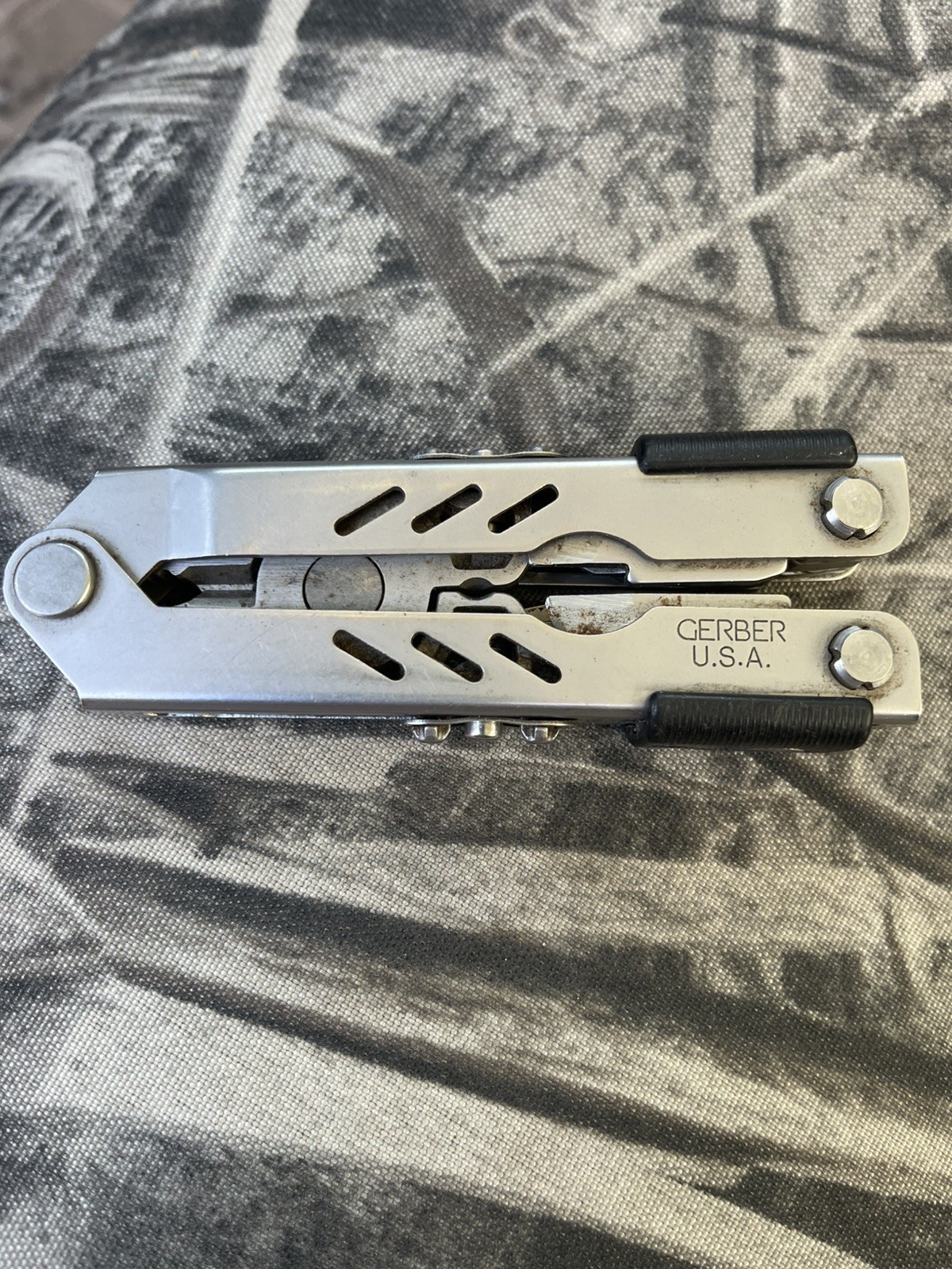 Gerber Leatherman Kick Multi-Tool With Sheath BGTTL Pocket Knife/tool