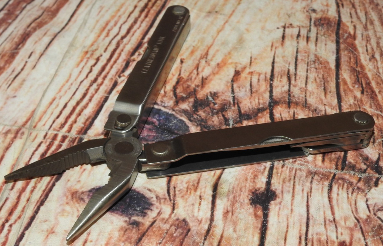 VTG Vintage Leatherman Tool 9 Multitool With Original Leather Sheath