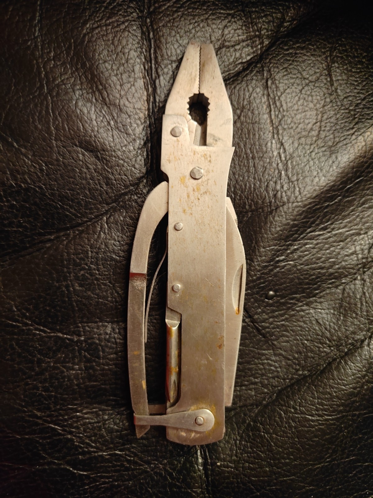 Stainless Steel Multi-function Tool Plier Compact Pocket Wire Pliers Knife Saw