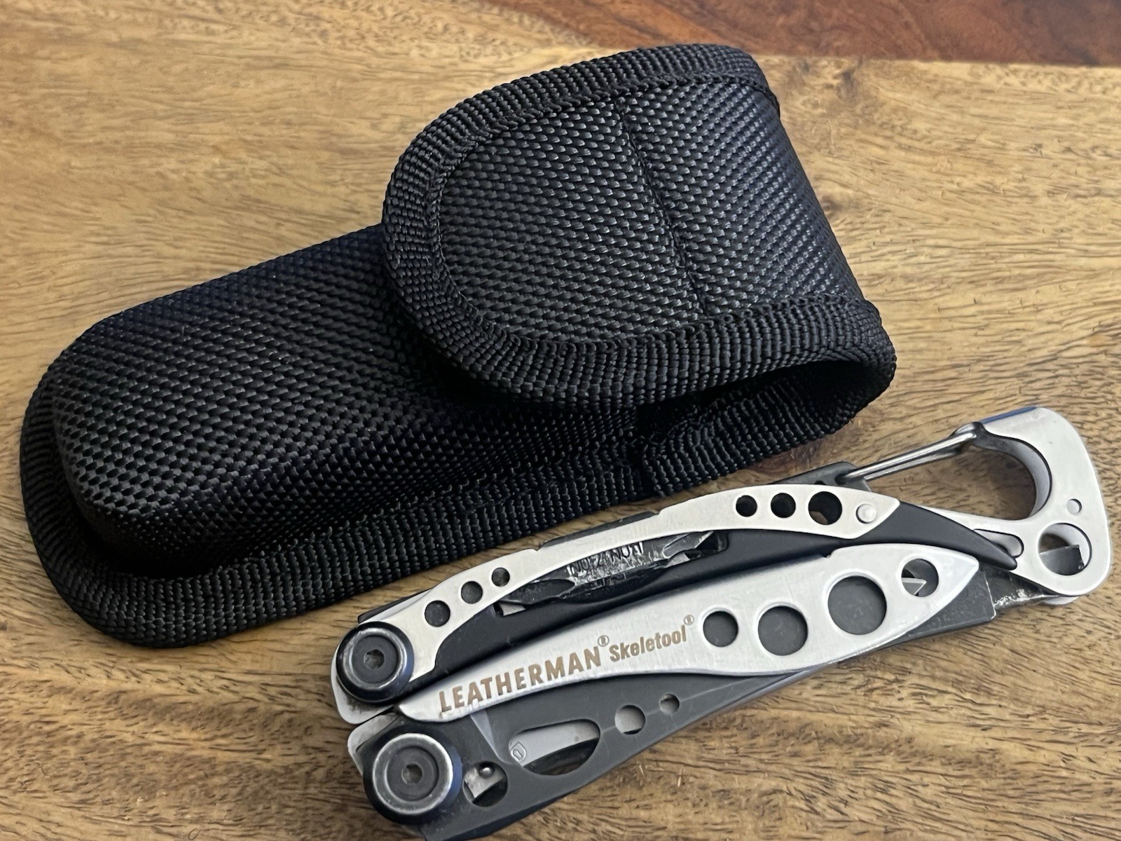 2020 Leatherman Skeletool MultiTool Black Oxide SUPER NICE!! w/New Nylon Sheath