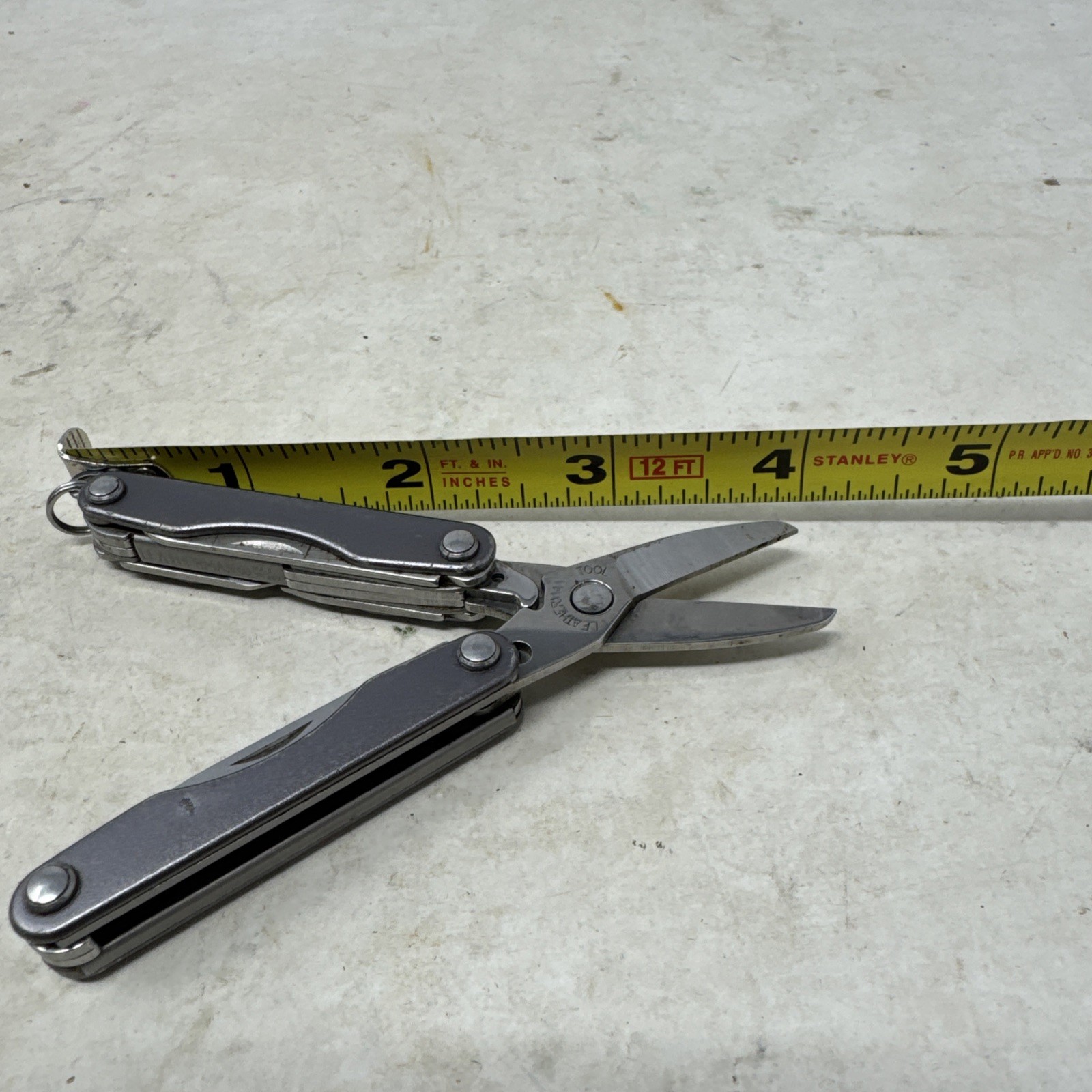 Leatherman Squirt S4 Multi-Tool Scissor Pocket Knife Grey Stainless