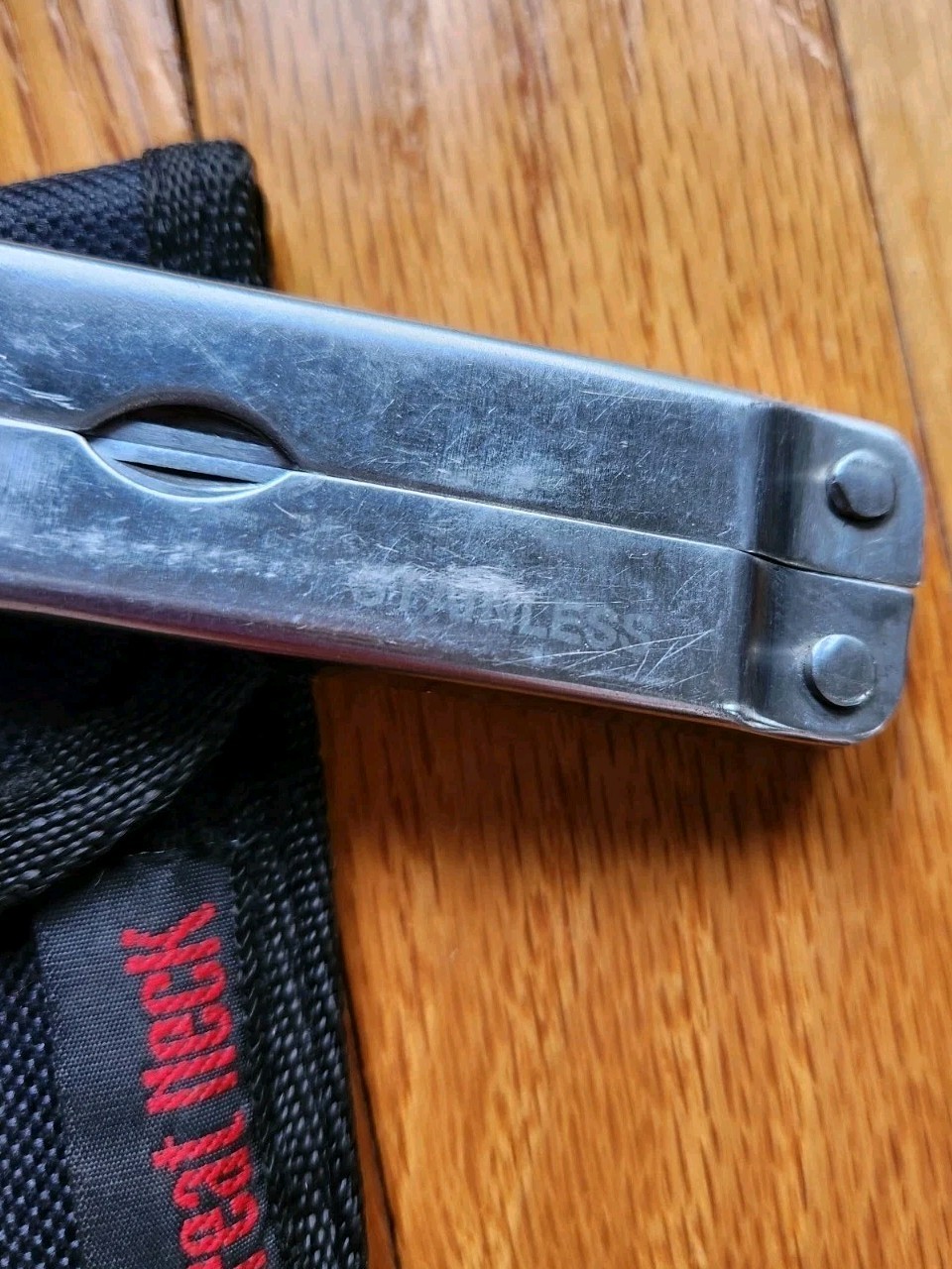 VTG Great Neck Multi Pocket 9 in 1 Tool Pliers Screwdrivers Knife Fish Scaler