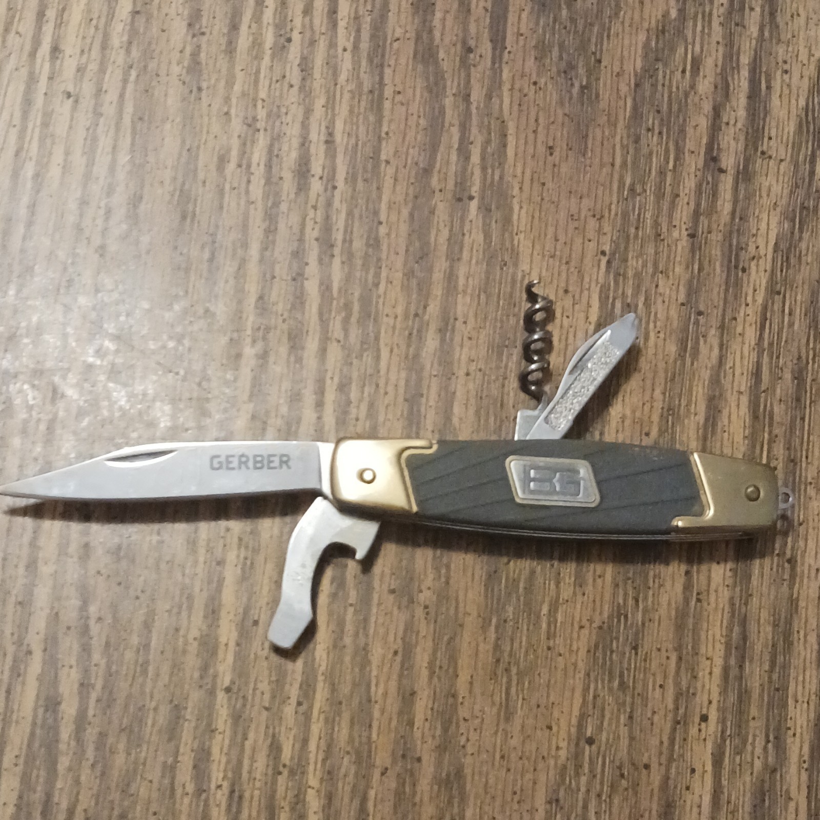 Gerber Bear 4-Tool Multi-Tool Pocket Knife Corkscrew 3in SS Black/Gold DZ01654