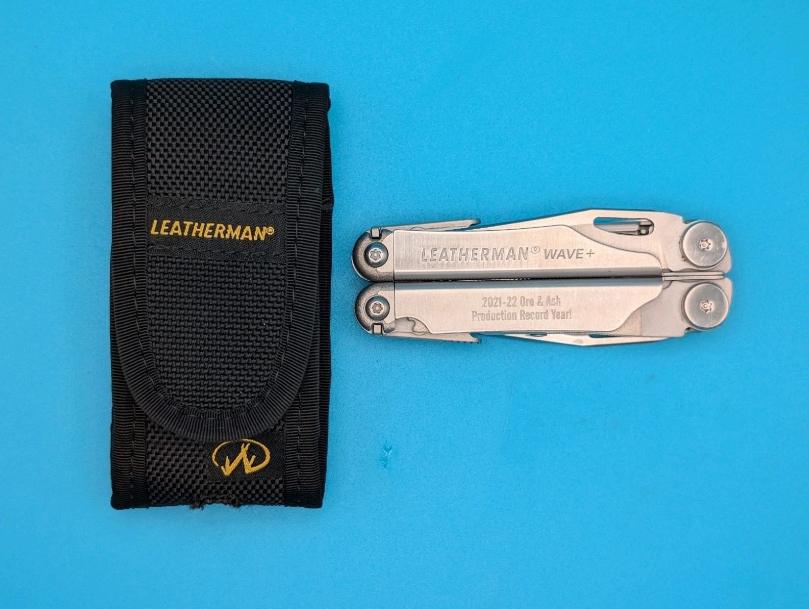 Leatherman Wave Plus + Multi-Tool! FAST SHIPPING! WITH SHEATH! * 2021 ORE & ASH*
