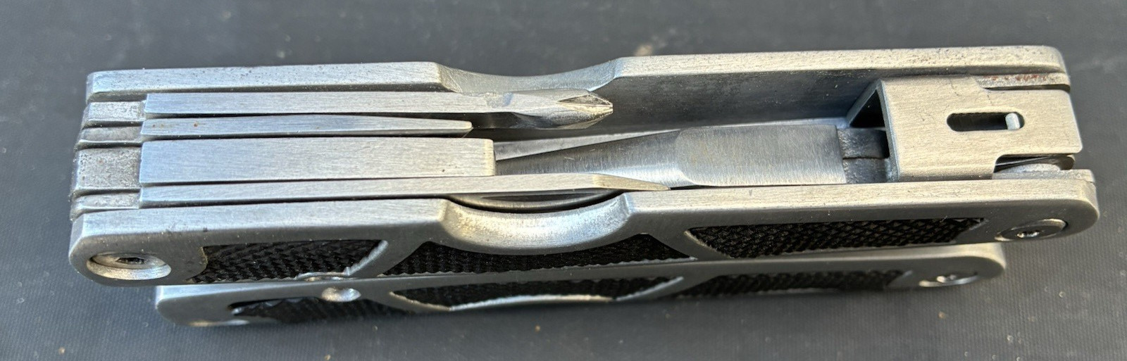 Multi-tool Pliers w/ belt carry case Stainless Steel Used Excellent Cond 9 tools