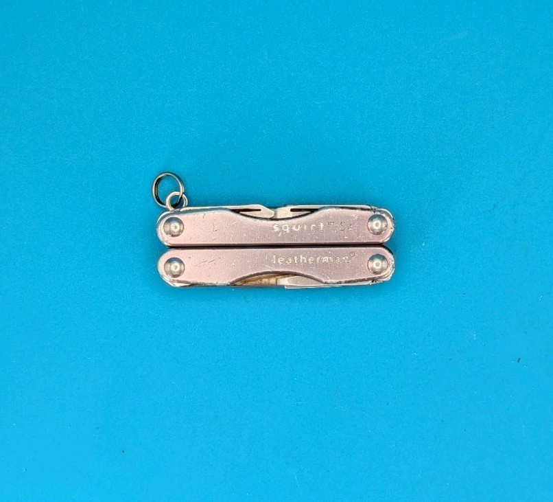 Leatherman Squirt S4 Multi-Tool, Key Ring, Retired, GRAY! *CHEN-CHENG*