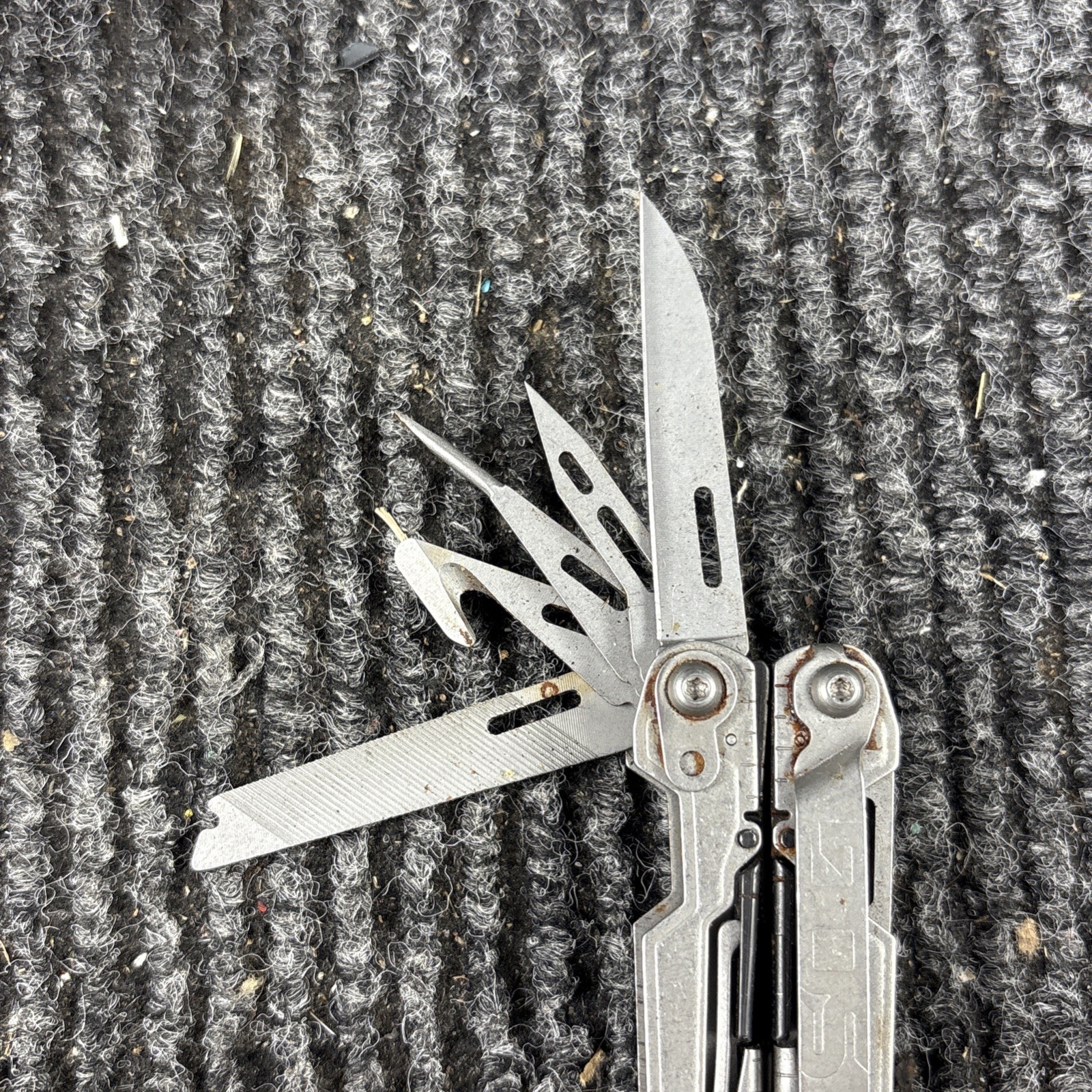 SOG POWER PINT MULTI TOOL PLIERS KNIFE SMALL (405)