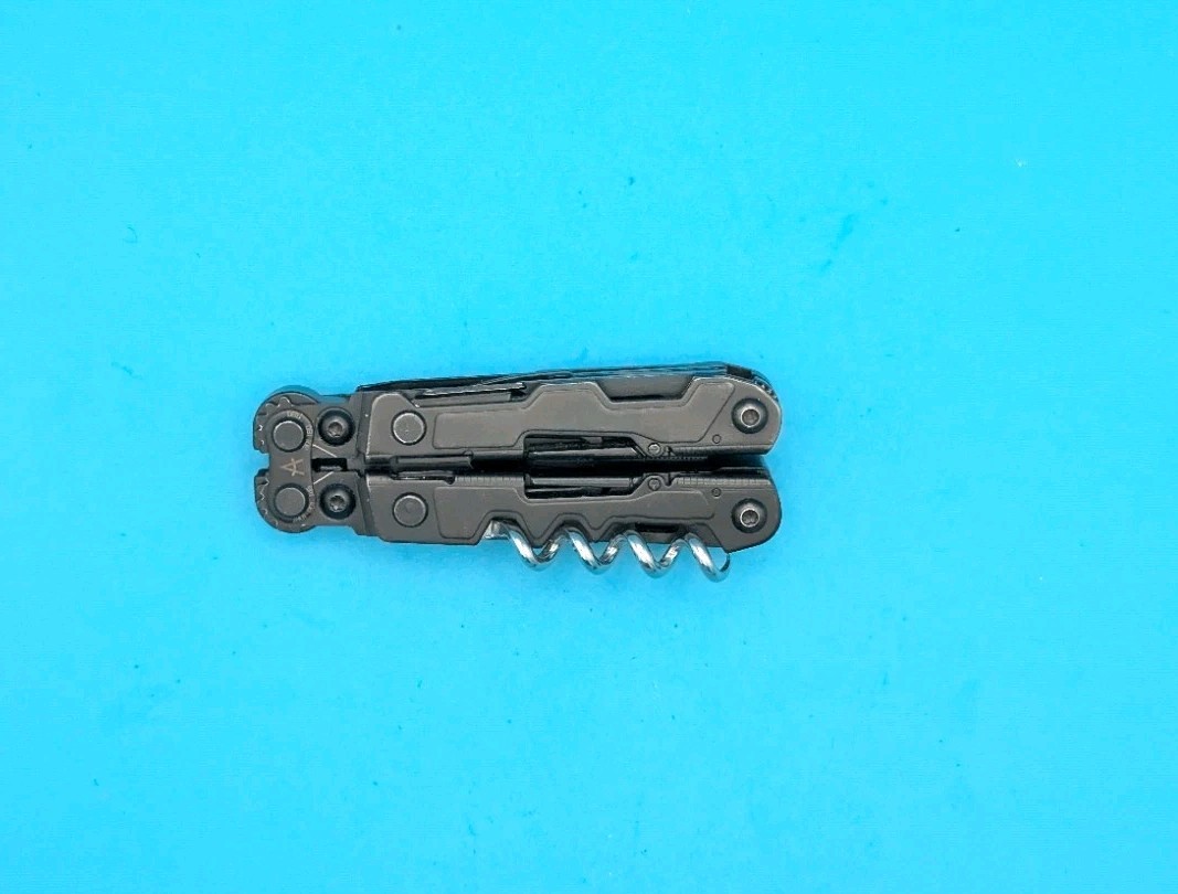 SOG Powerlitre Screwdriver Corkscrew Needlenose Pliers Knife Multi Tool! Black!