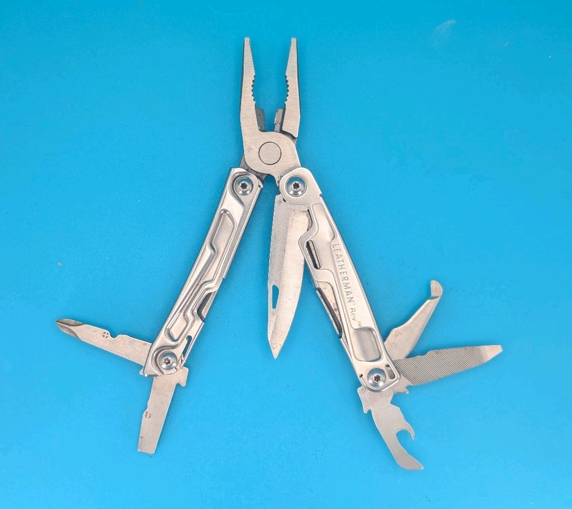 Leatherman Rev 3.8″ Multi-Tool, Stainless! *UBC GRADUATE*