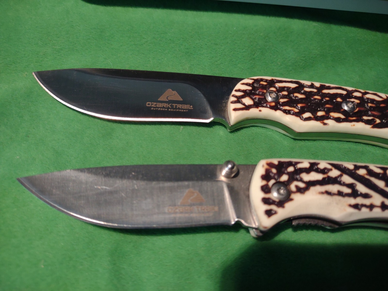 Ozark Trail 2 Piece Pocket Folding Knife Set With Collector’s Tin Box Gift