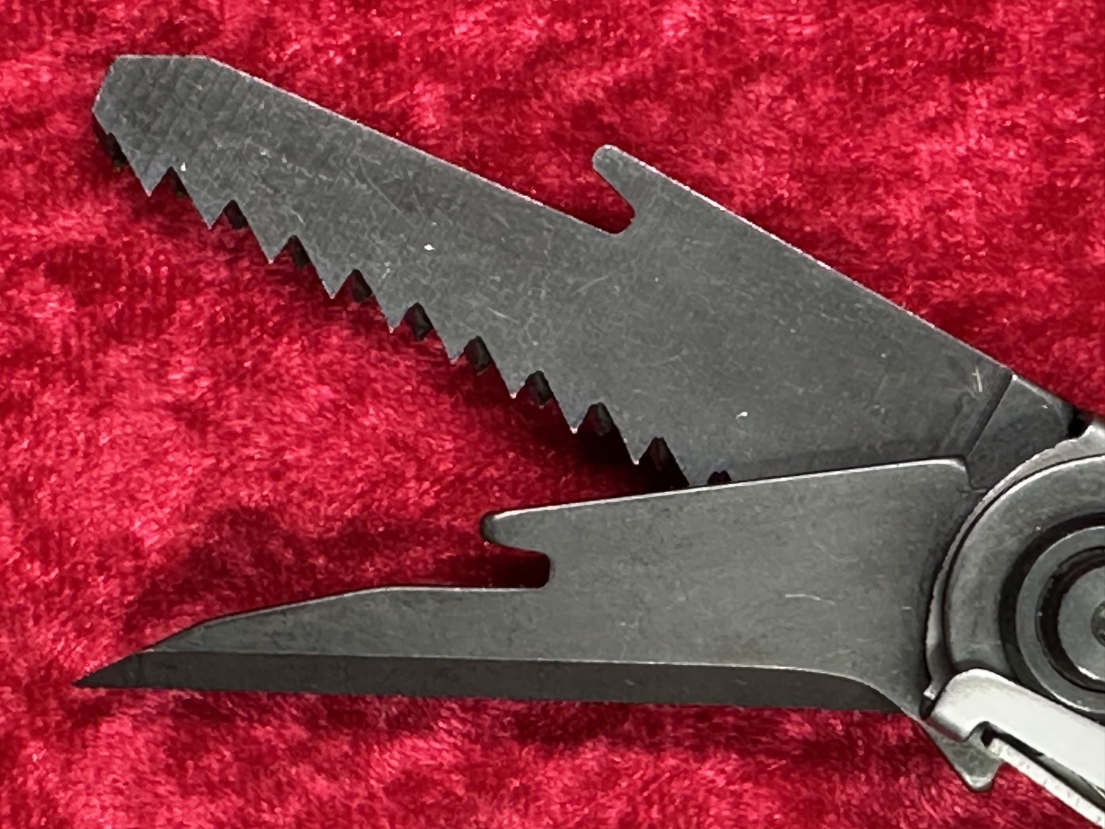 Gerber StakeOut Graphite Multi-Tool 10 Function 9 Tools Knife Carabiner (587)
