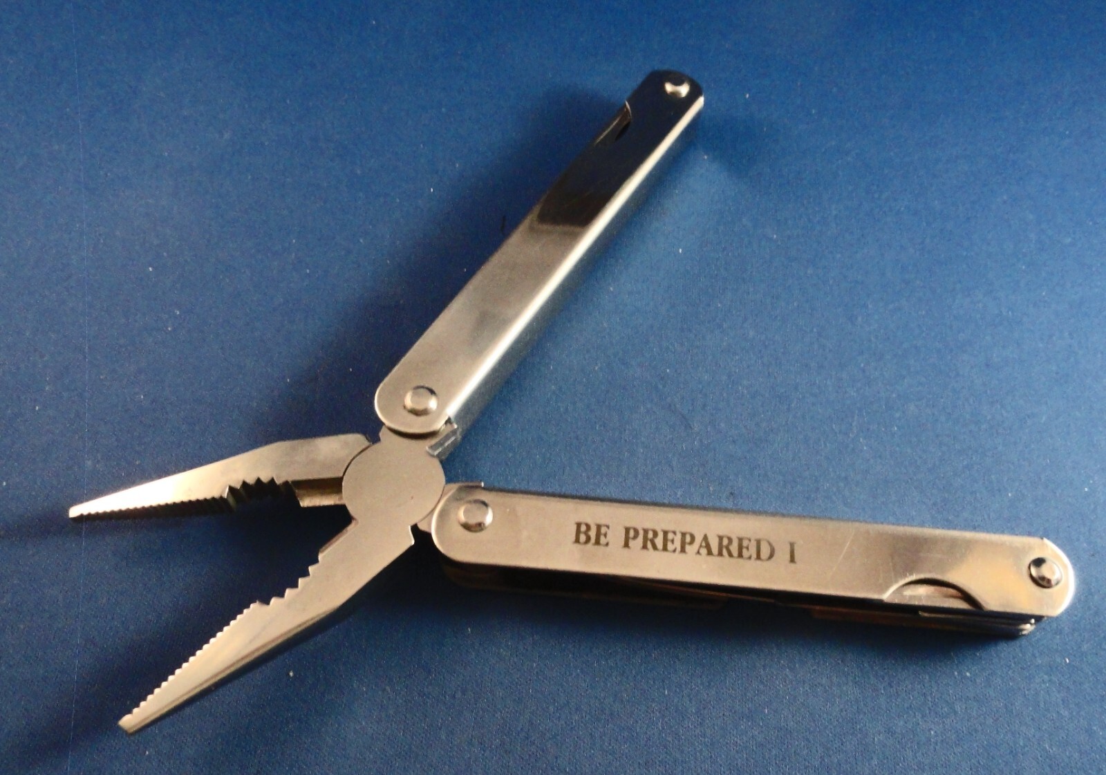 LEATHERMAN LIKE MULTI TOOL KNIFE