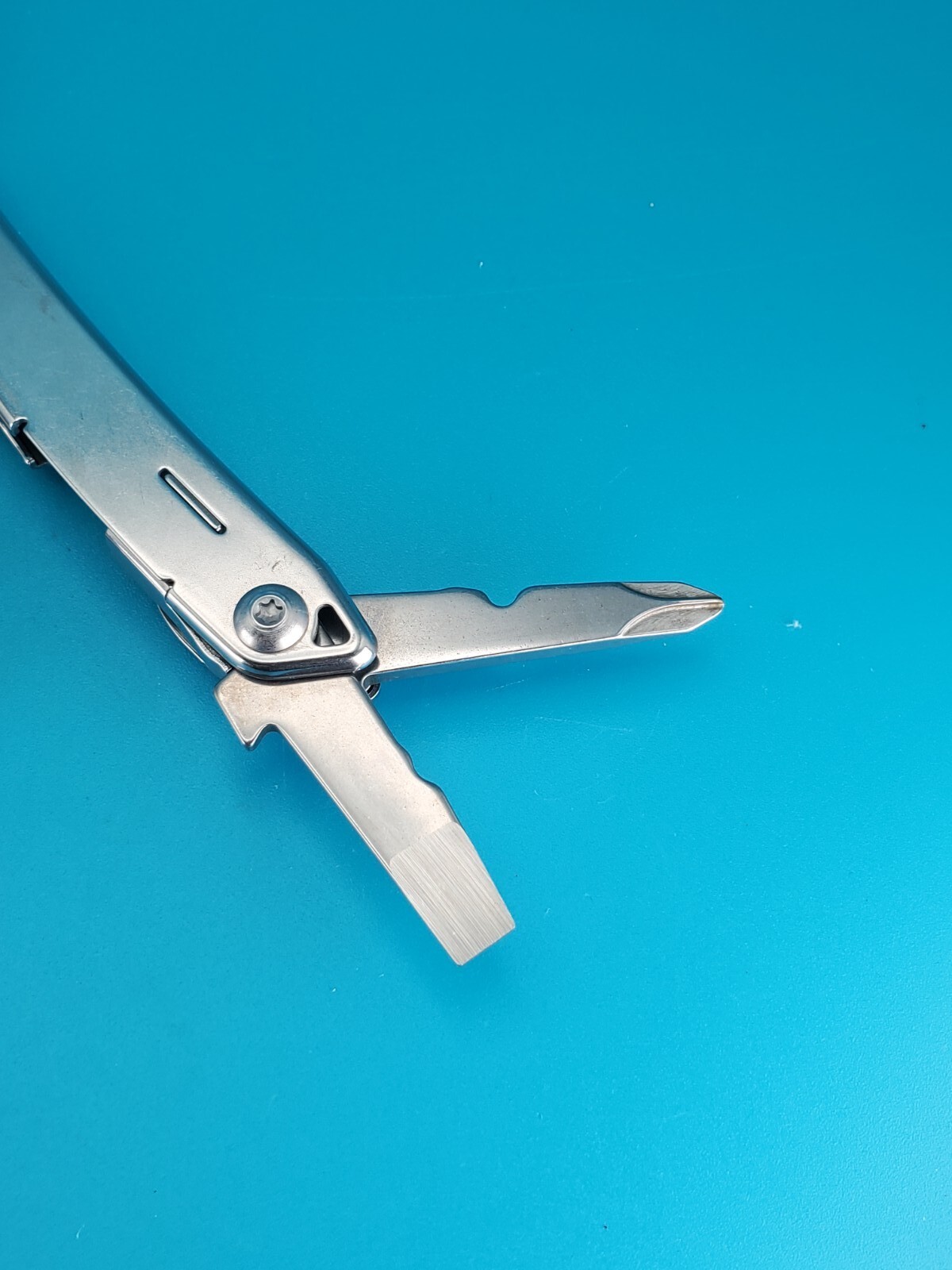 LEATHERMAN WINGMAN MULTI-TOOL! FAST SHIPPING!