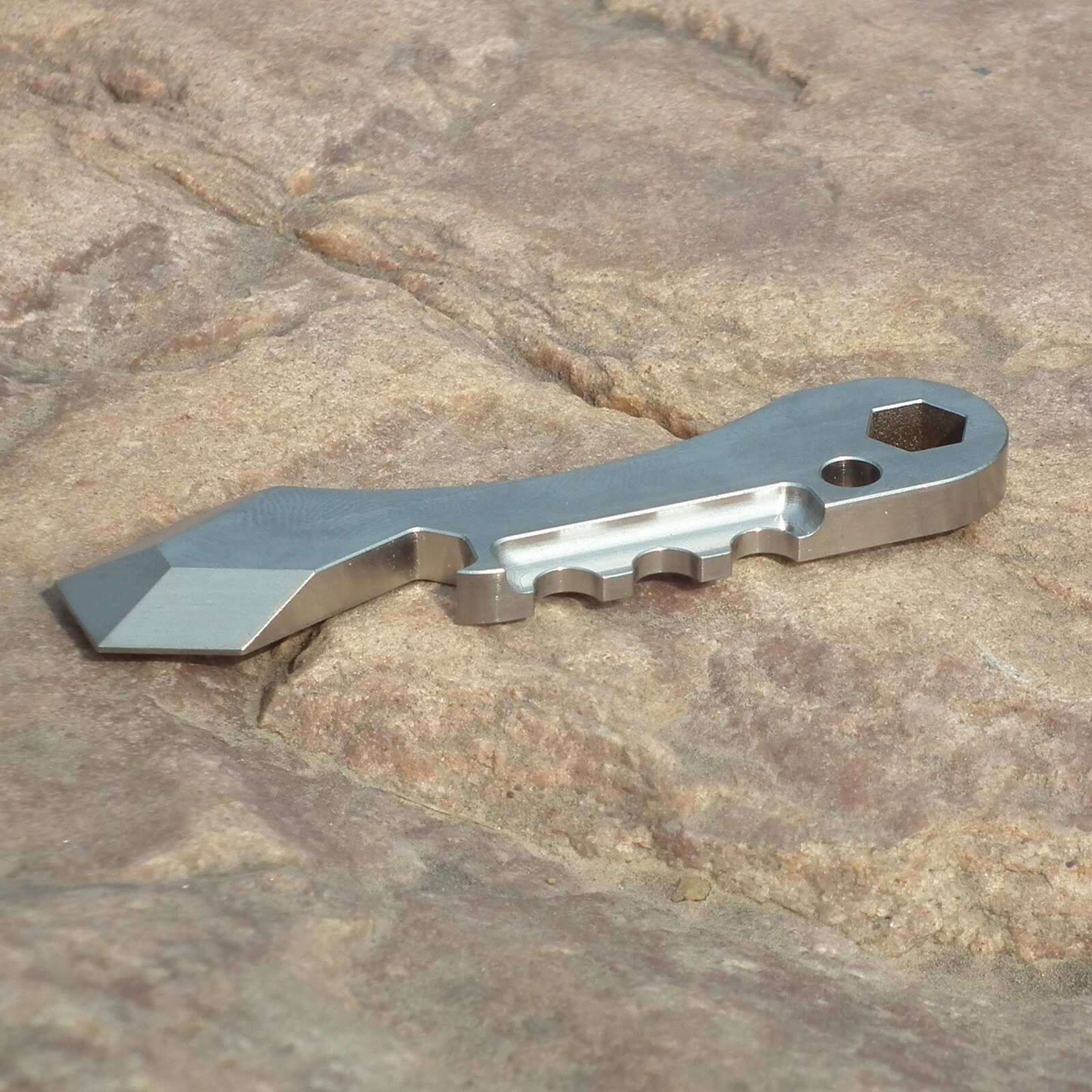 Pry bar EDC opener key chain necclace pendant muliti tools lever
