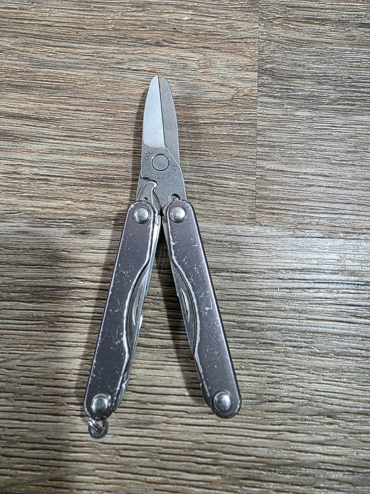 Leatherman Squirt S4 Stainless Steel Multitool Keychain – Gray