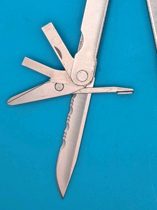 Leatherman PST 2 Multi Tool! 01/99 date stamp! Fast Shipping!