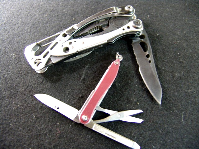 LEATHERMAN SILVER/BLACK SKELETOOL-MULTI TOOL & RETIRED STYLE -LOT OF 2