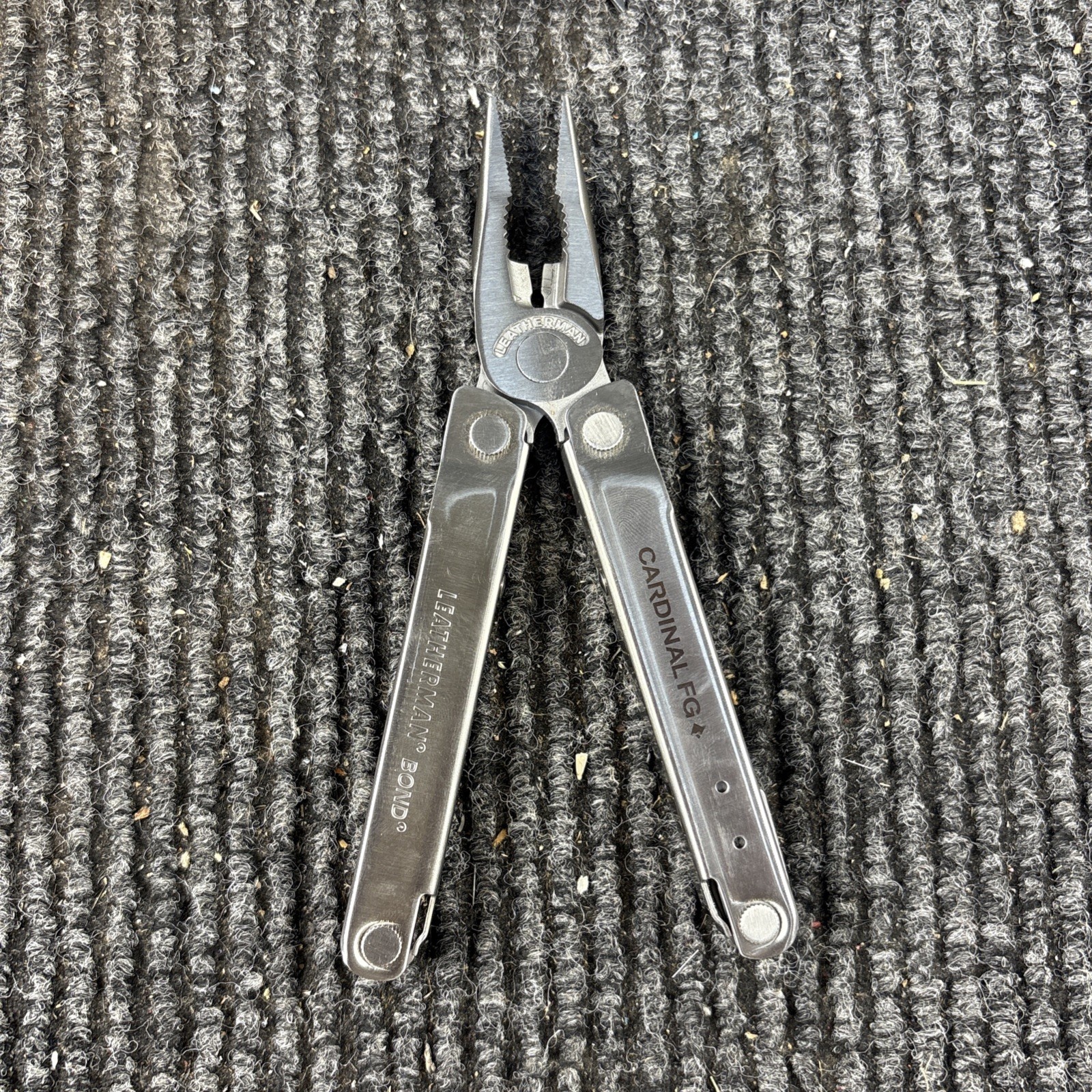Leatherman Bond Multi-tool Multi Tool Silver Knife File Screwdriver Used (105)