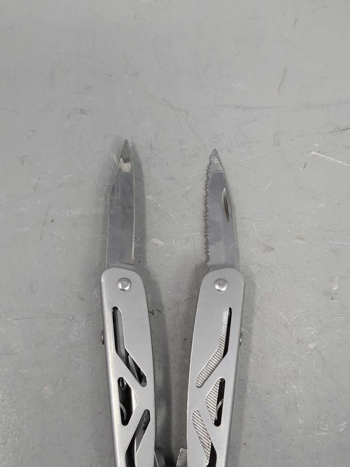 Multi-Tool Stainless Steel Camping Knife Pliers Serrated Blade