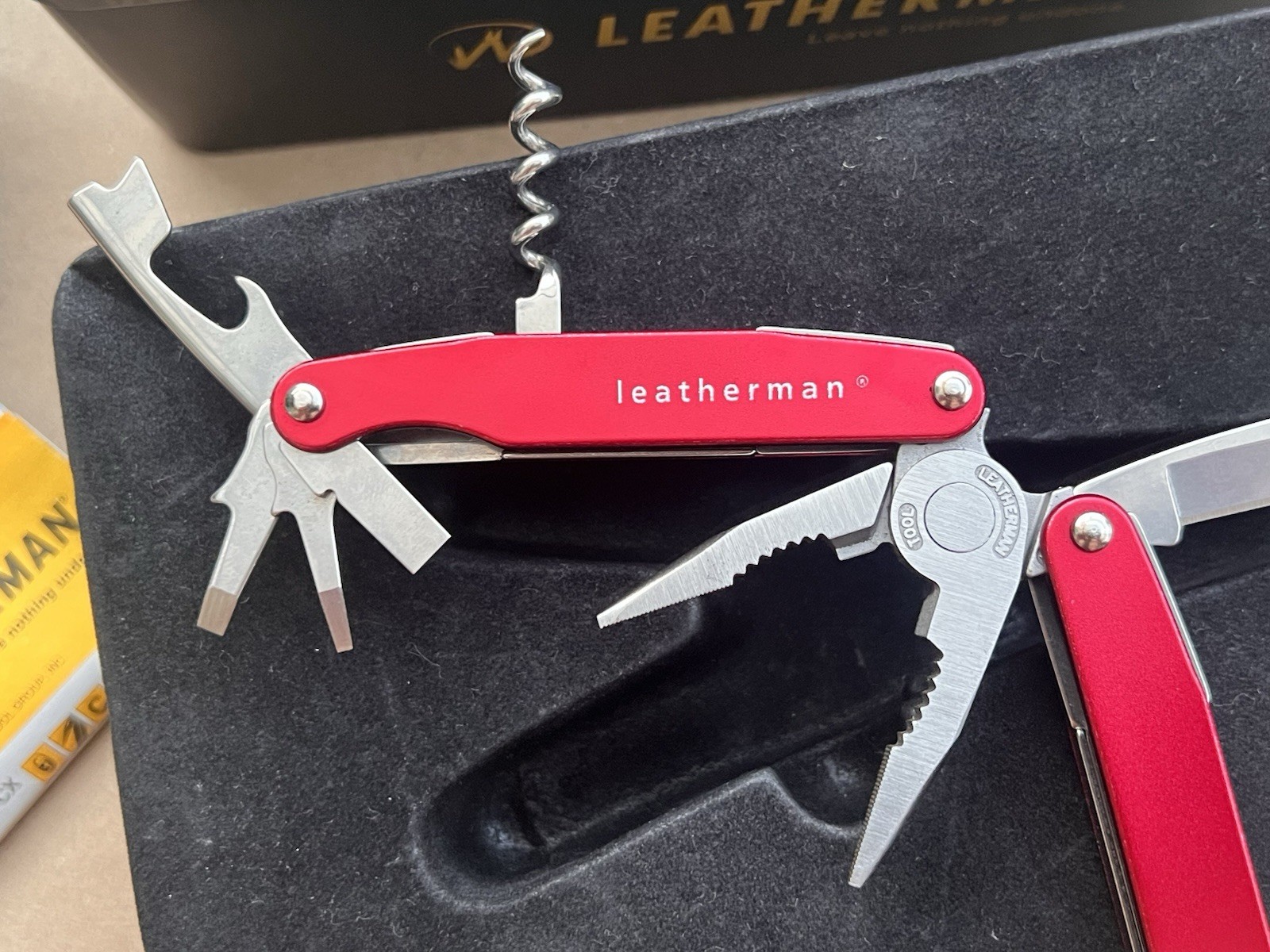 Leatherman Juice C2 – Inferno Red – New Old Stock – Collectibles, Retired.