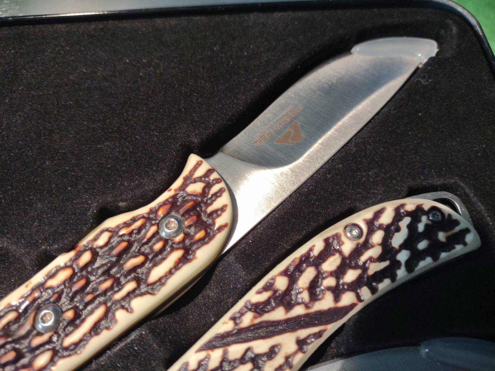 Ozark Trail 2 Piece Pocket Folding Knife Set With Collector’s Tin Box Gift