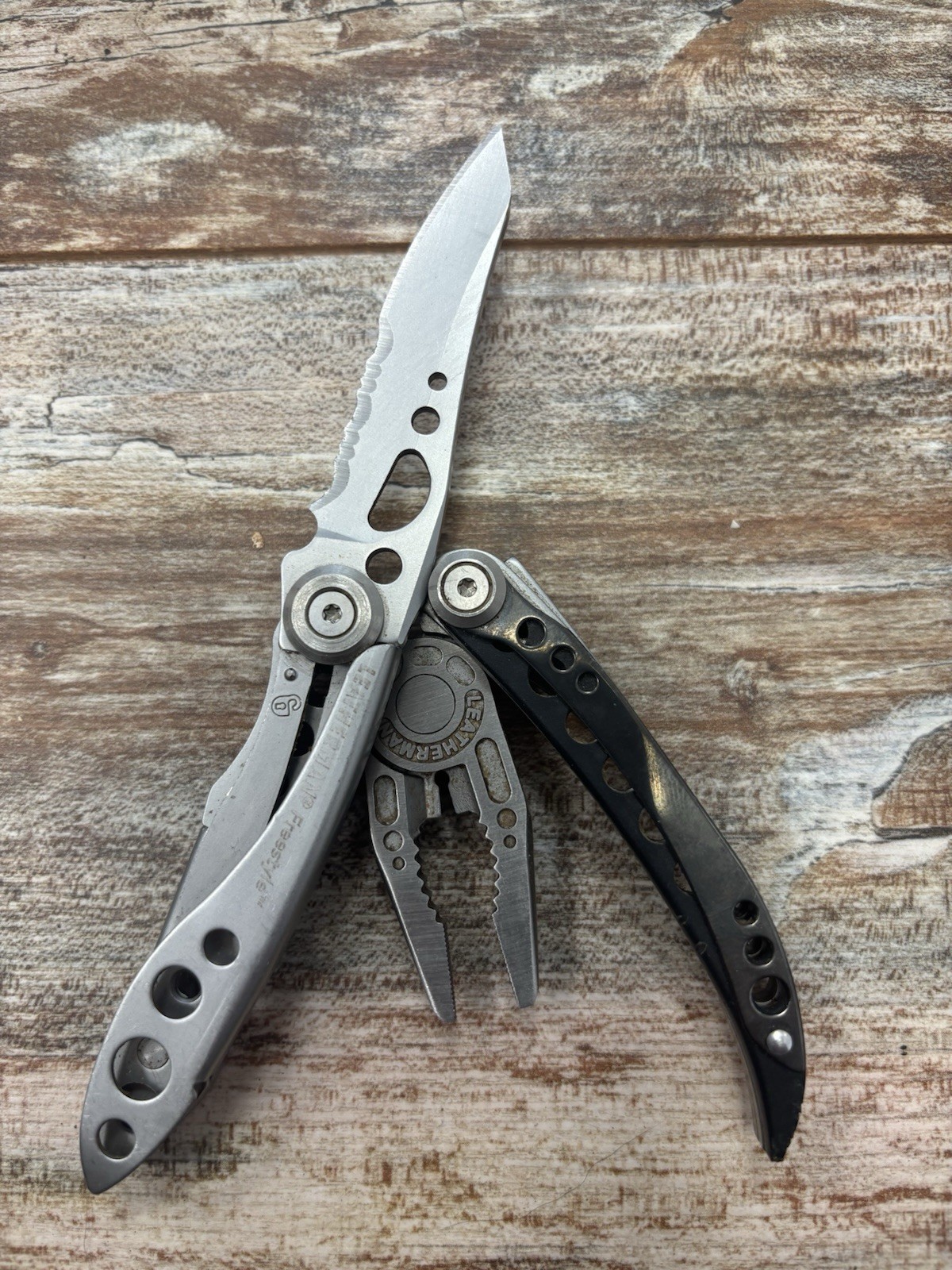 Leatherman Freestyle Multi-Tool Knife Plier Retired 1