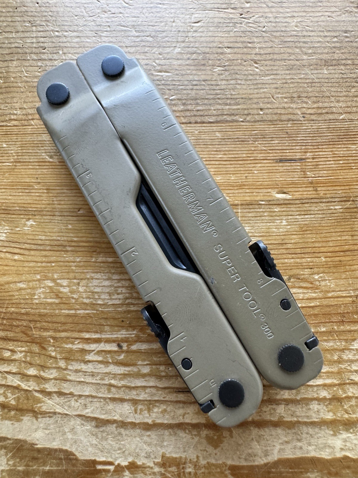 Leatherman Super Tool 300M Multitool Coyote Tan Black Oxide w/ Brush Adapter